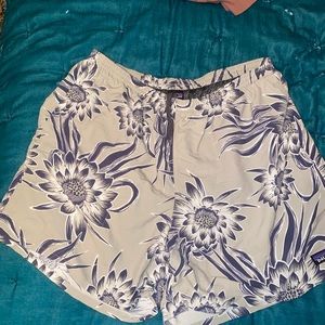 PATAGONIA MEN'S BAGGIES ATHLETIC SHORTS - FROM A DOG FRIENDLY HOME